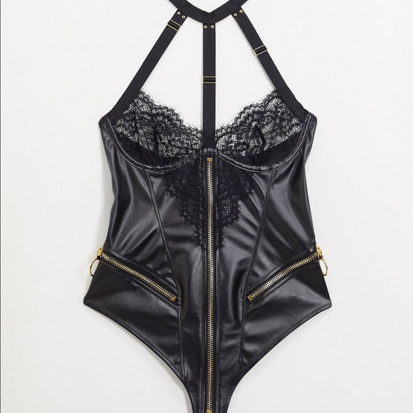 Hunkemöller private collection Dominique faux leather zipped wired body in black - Picture 2 of 7